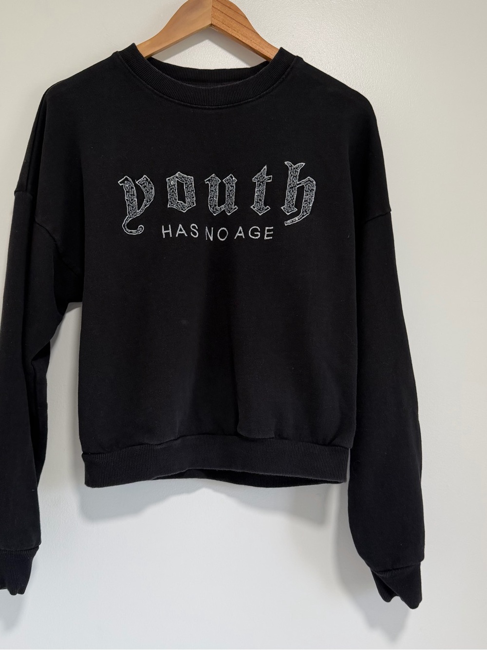 Bershka BSKGIRL Black Graphic Sweatshirt Youth Has No Age Pullover Size M